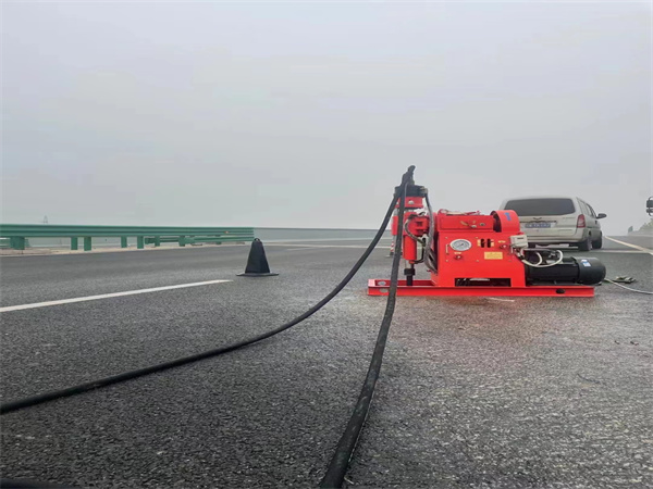 横县马路路基路面开裂下沉注浆加固灌浆